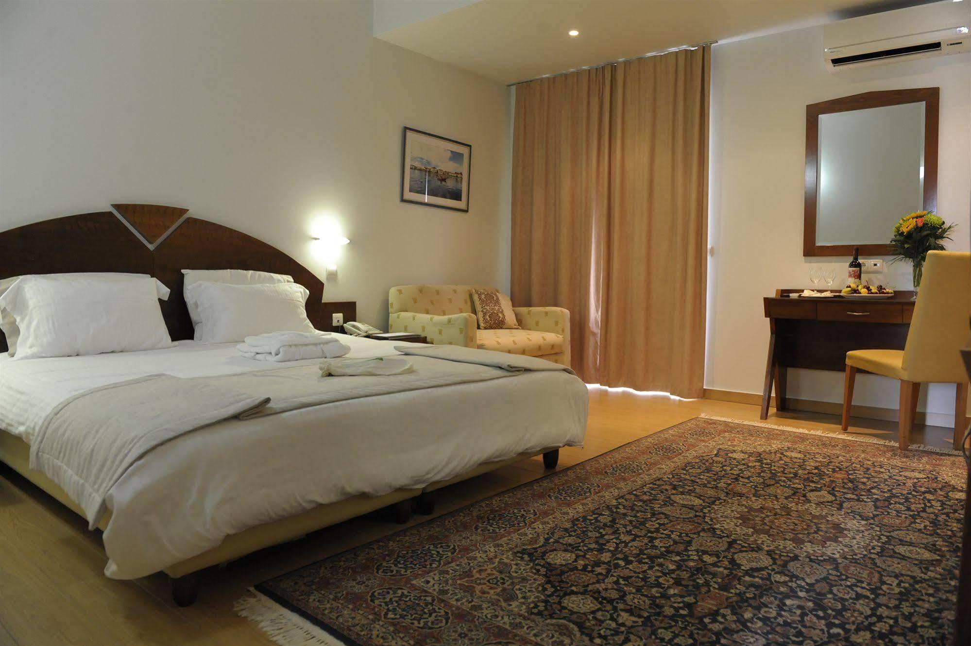 Preveza City Comfort Hotel Ngoại thất bức ảnh